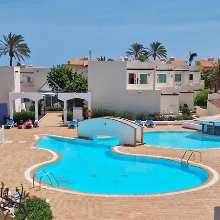 דירה Sol Tropical Apartment, *
